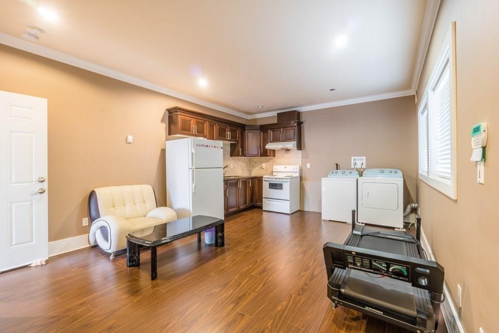 6988 Donald Road, Richmond 10