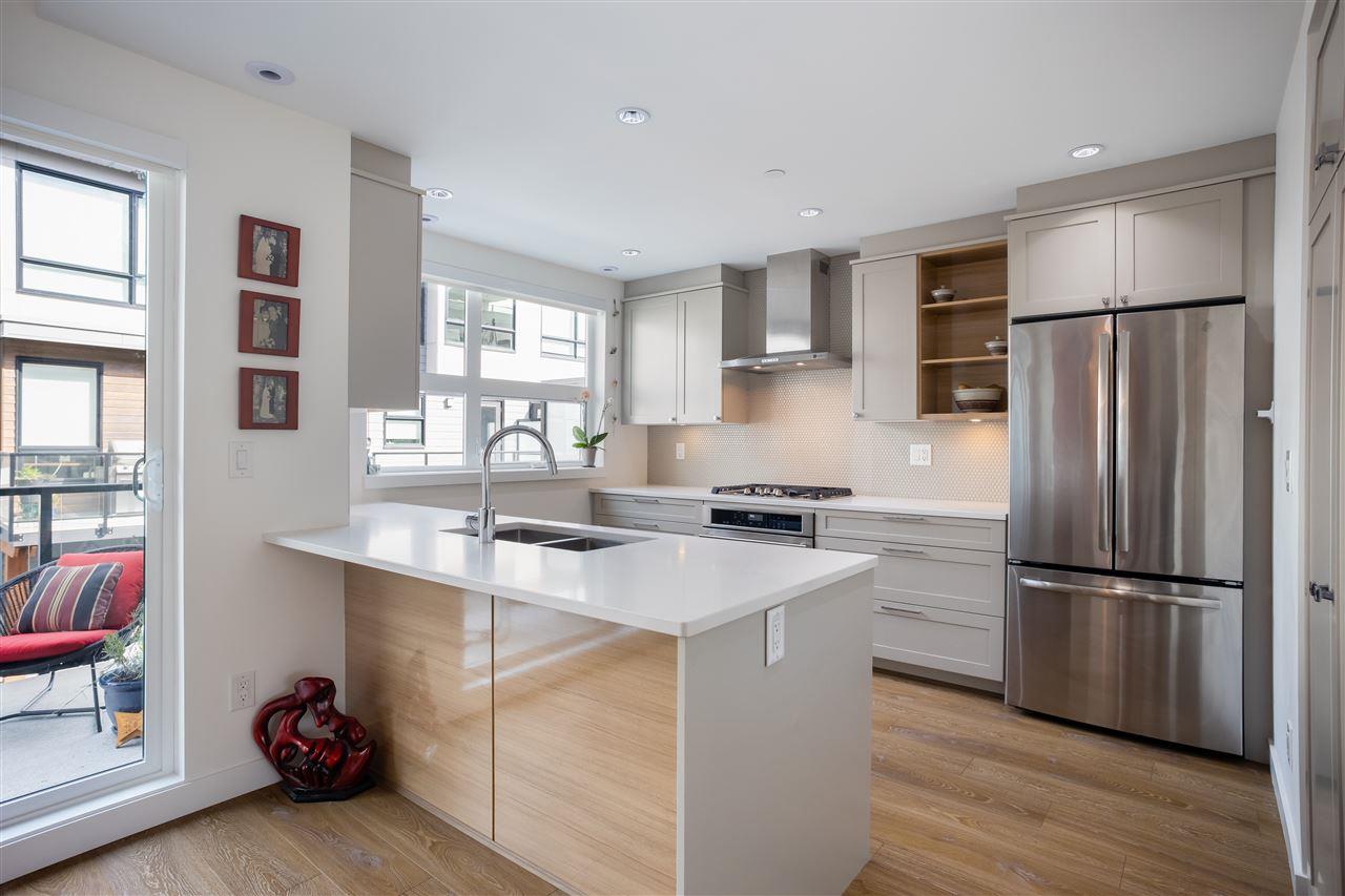4 856 Orwell St, North Vancouver