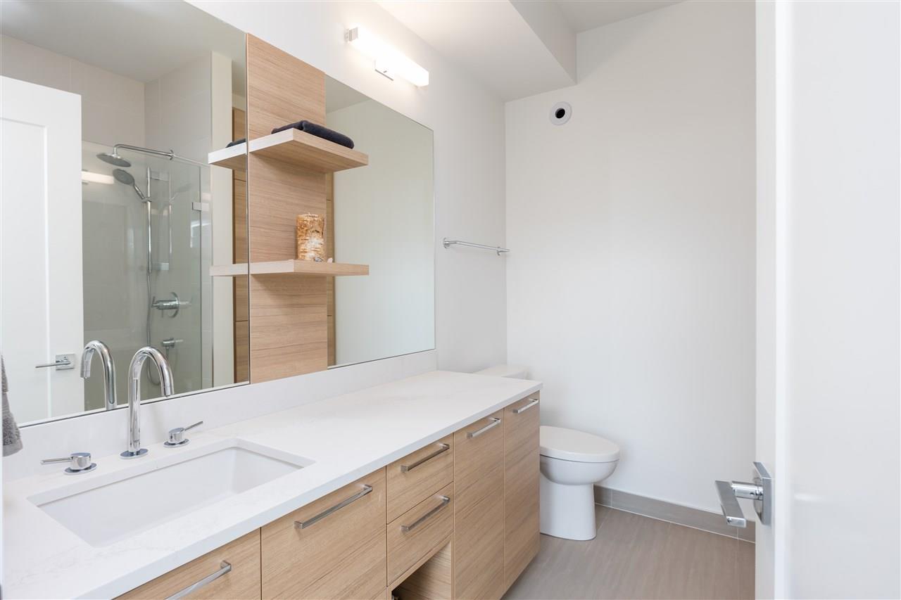 4 856 Orwell St, North Vancouver 11