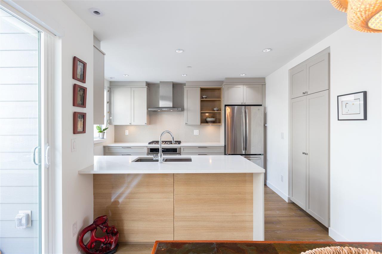 4 856 Orwell St, North Vancouver 2