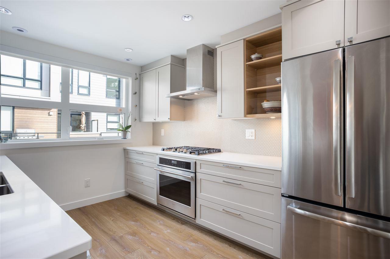 4 856 Orwell St, North Vancouver 4