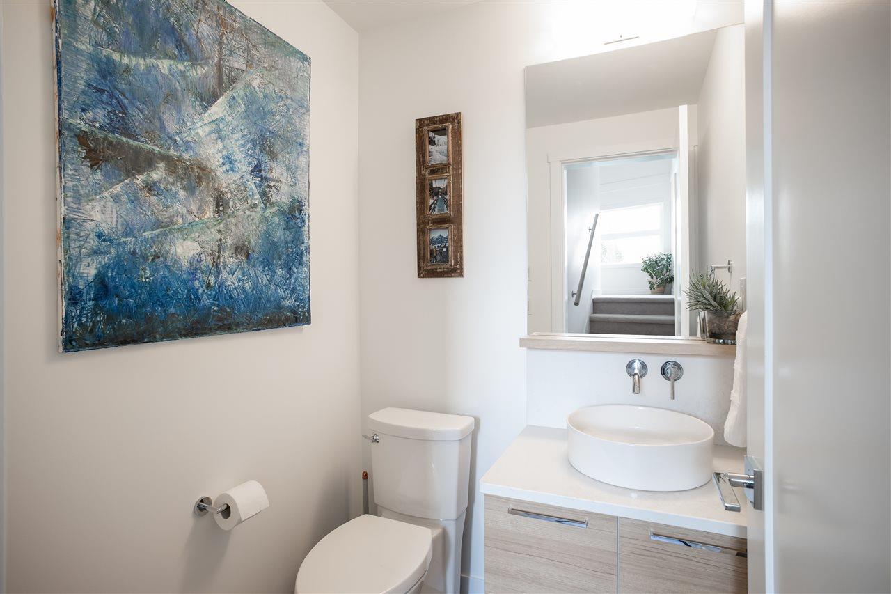4 856 Orwell St, North Vancouver 9