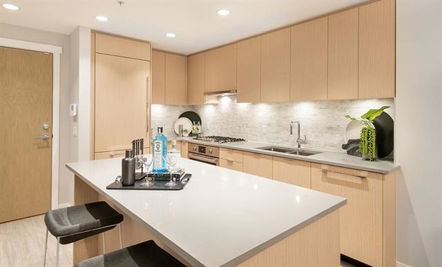 511 9213 Odlin Road, Richmond 3