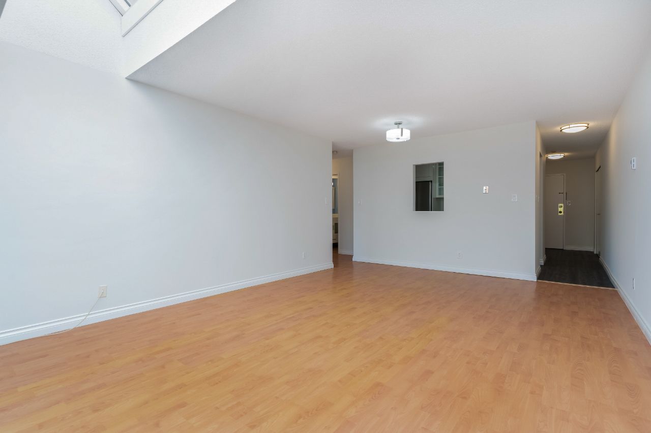 304 1050 Howie Avenue, Coquitlam 14