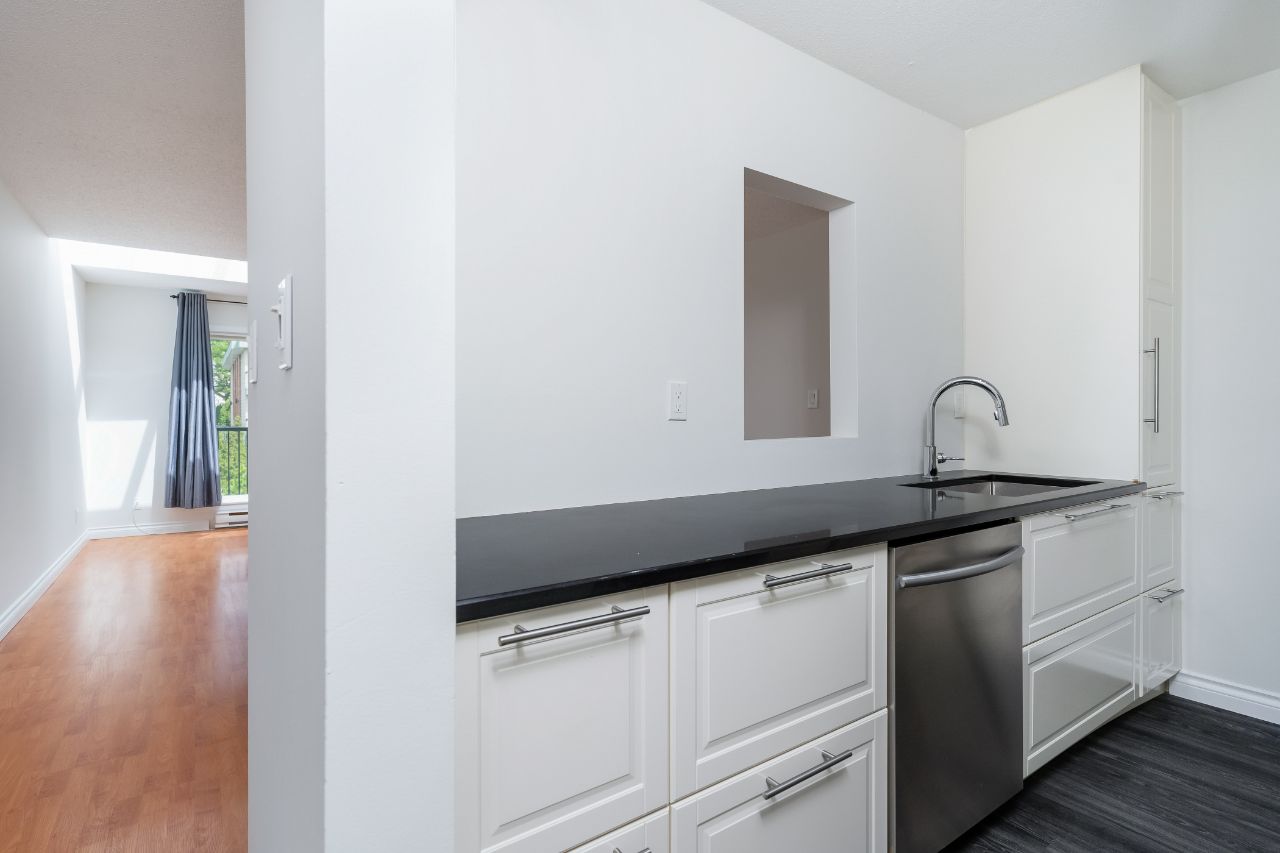 304 1050 Howie Avenue, Coquitlam 18