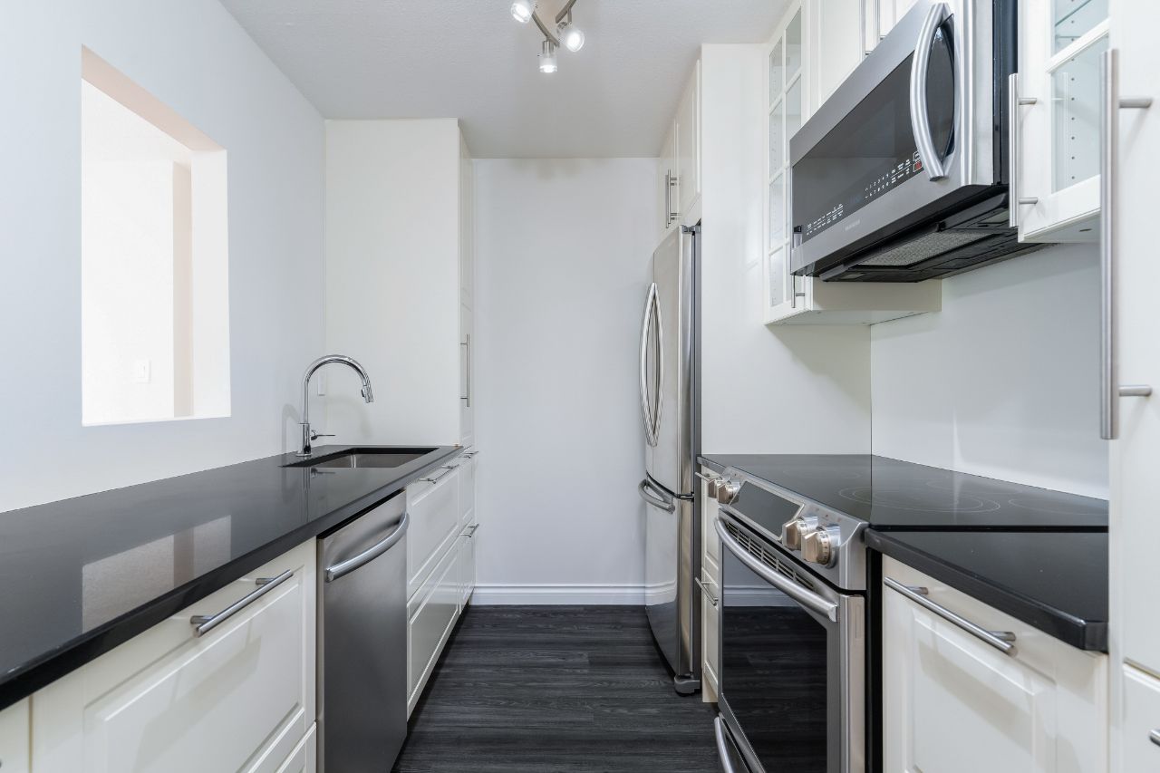 304 1050 Howie Avenue, Coquitlam 19