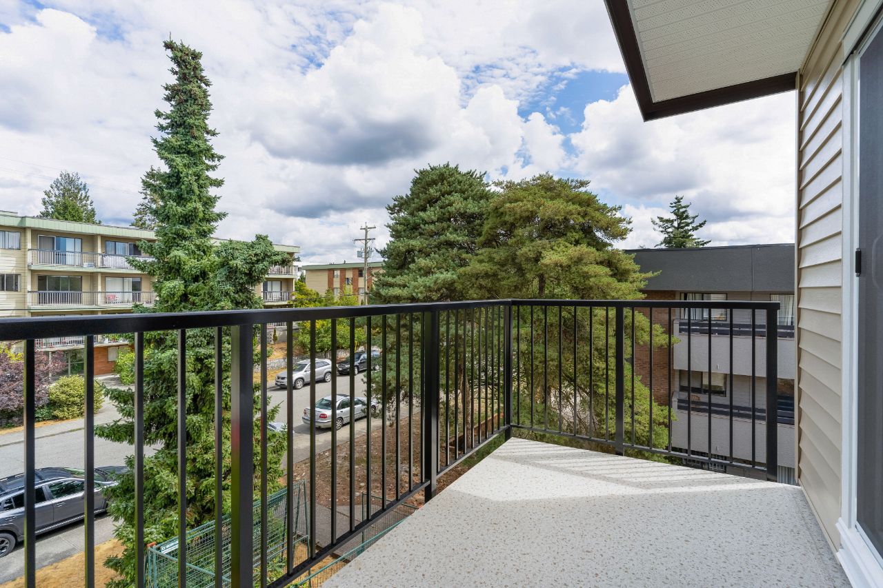 304 1050 Howie Avenue, Coquitlam 30