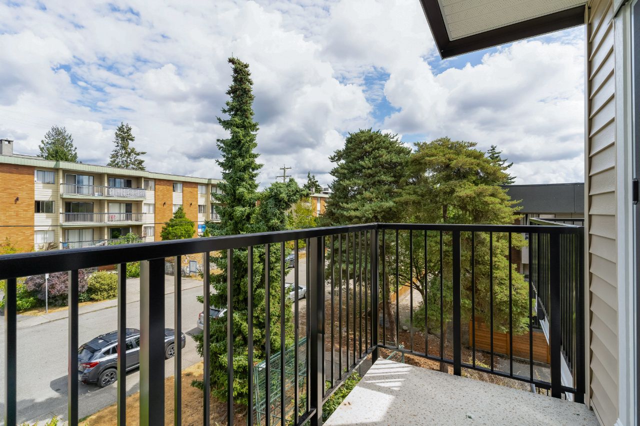 304 1050 Howie Avenue, Coquitlam 32