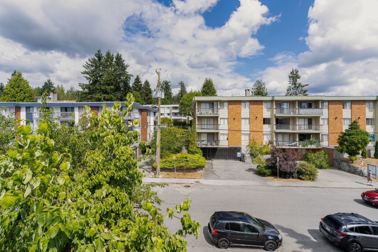 304 1050 Howie Avenue, Coquitlam 41