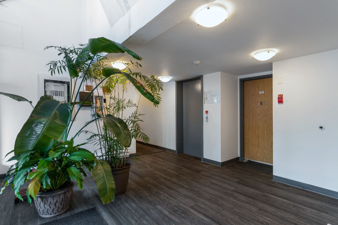304 1050 Howie Avenue, Coquitlam 6