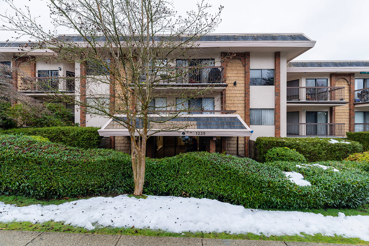 301 1235 W 15TH Avenue, Vancouver West