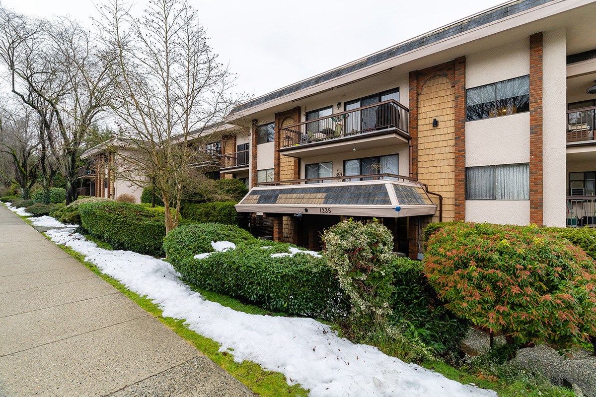 301 1235 W 15TH Avenue, Vancouver West 3