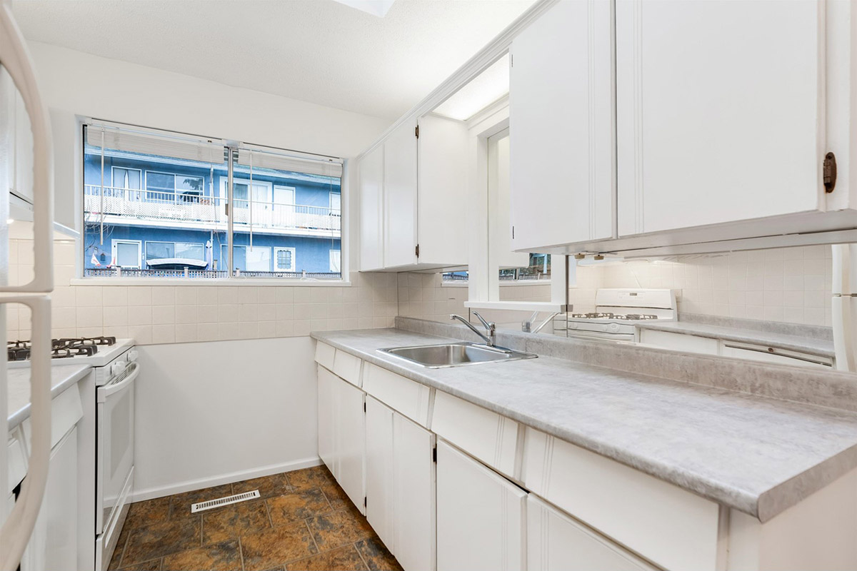 305 Marathon Court, Coquitlam 11