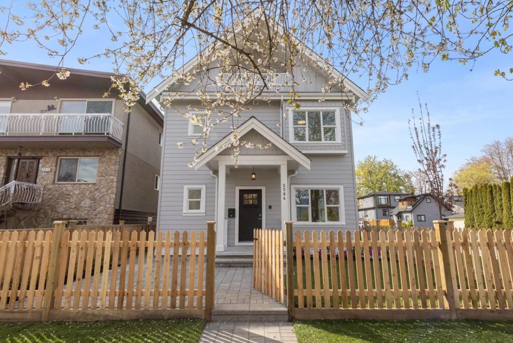 2504 Napier Street, Vancouver