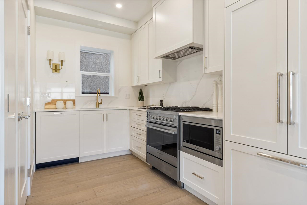 2504 Napier Street, Vancouver 11