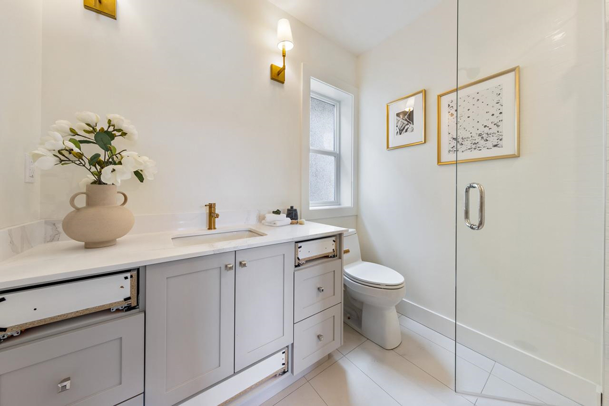 2504 Napier Street, Vancouver 19