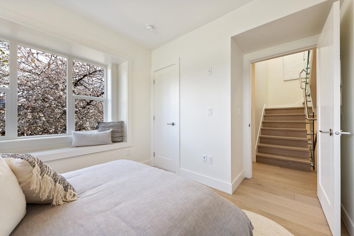 2504 Napier Street, Vancouver 22