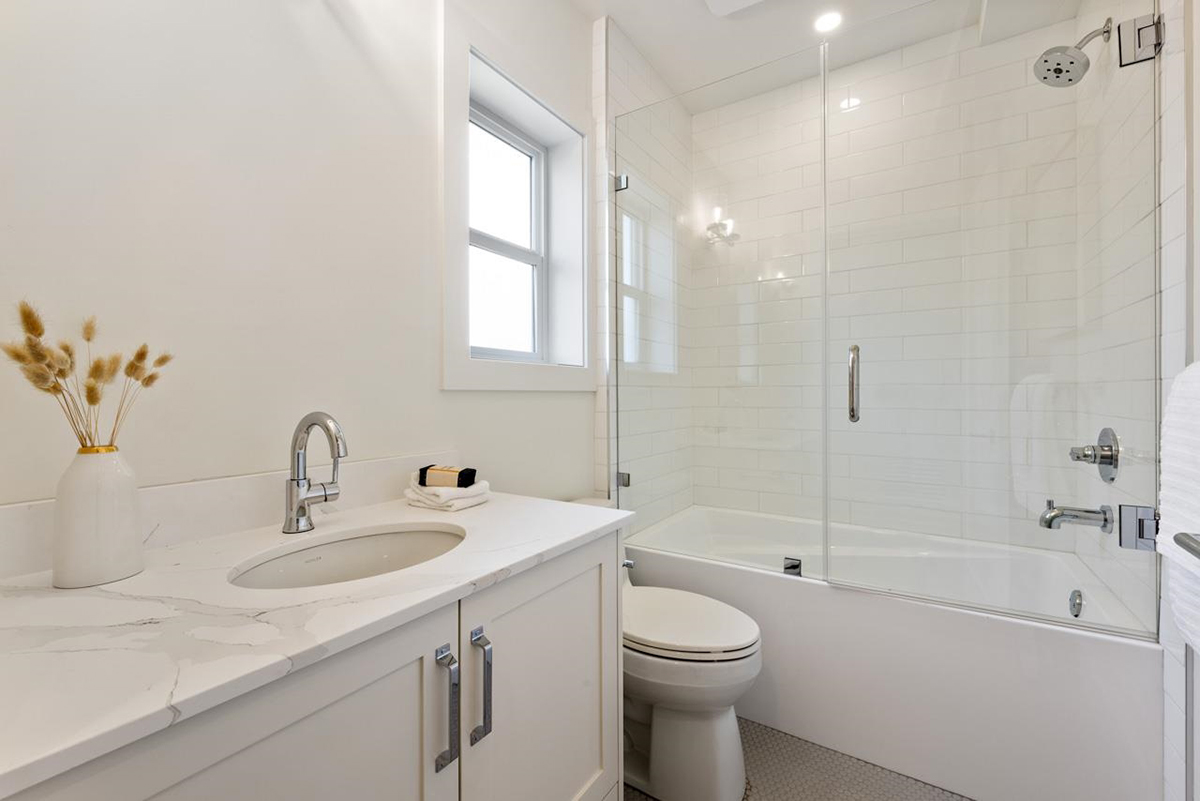 2504 Napier Street, Vancouver 23