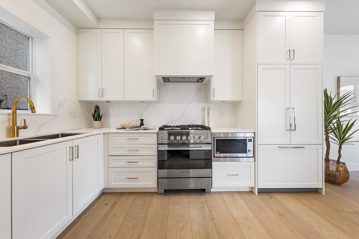 2504 Napier Street, Vancouver 9