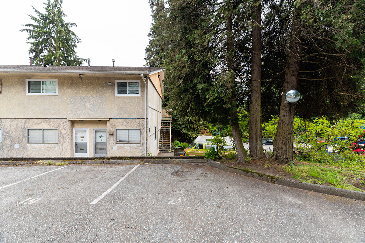 327 Marathon Court, Coquitlam 27