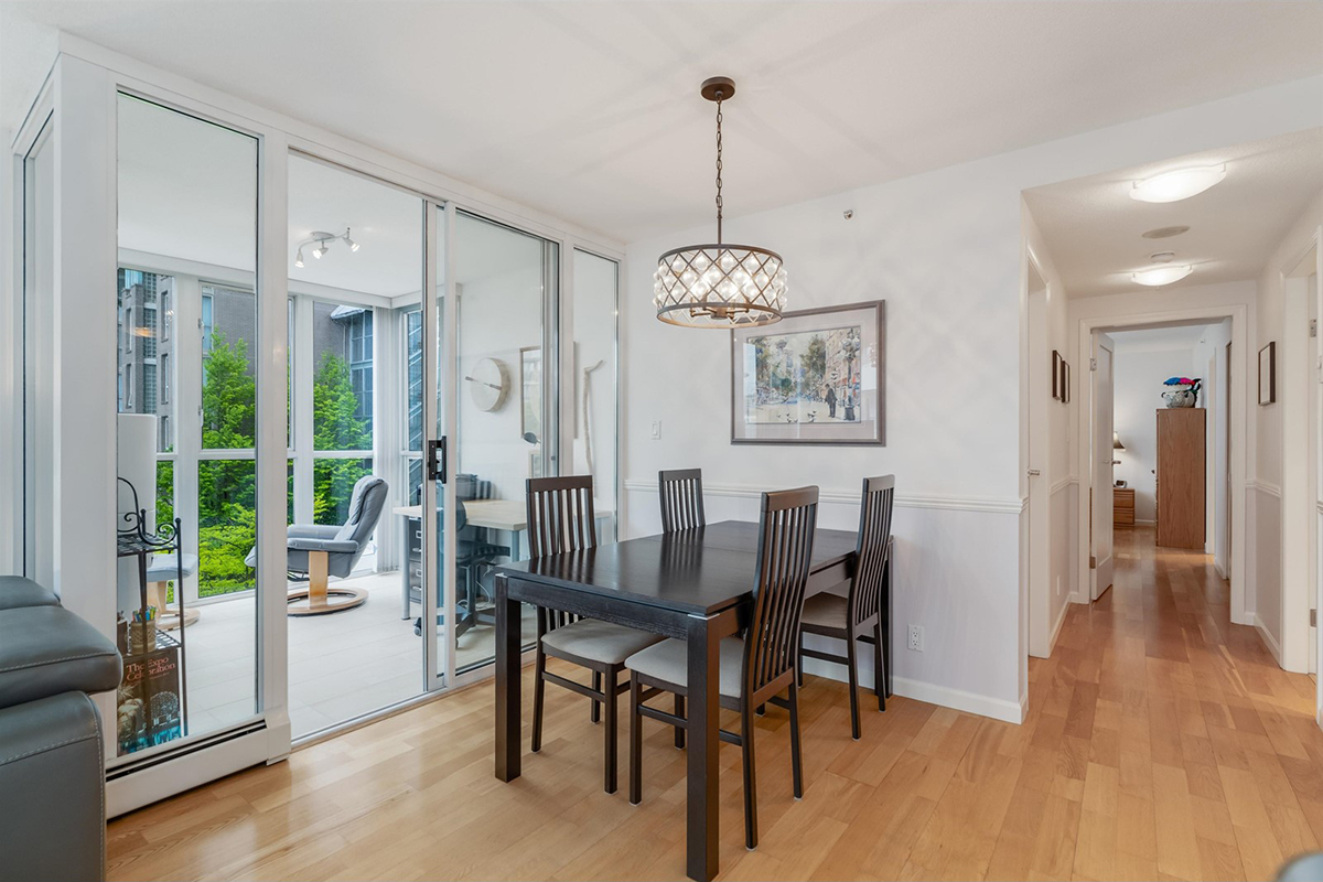 301 1228 Marinaside Crescent, Vancouver 11