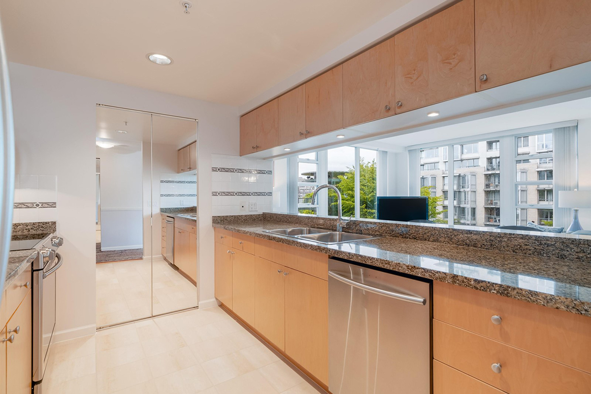 301 1228 Marinaside Crescent, Vancouver 17