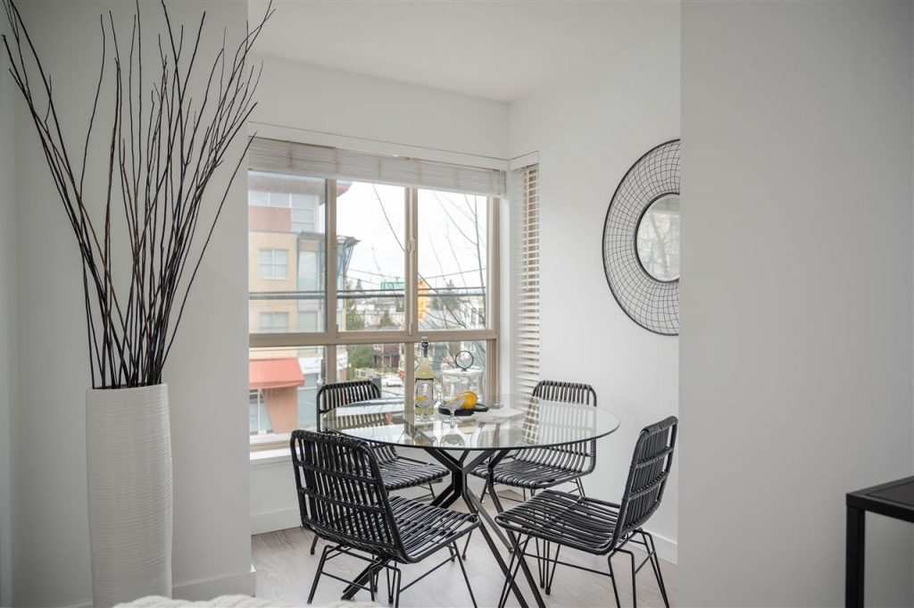 212 702 E King Edward Ave, Vancouver 10