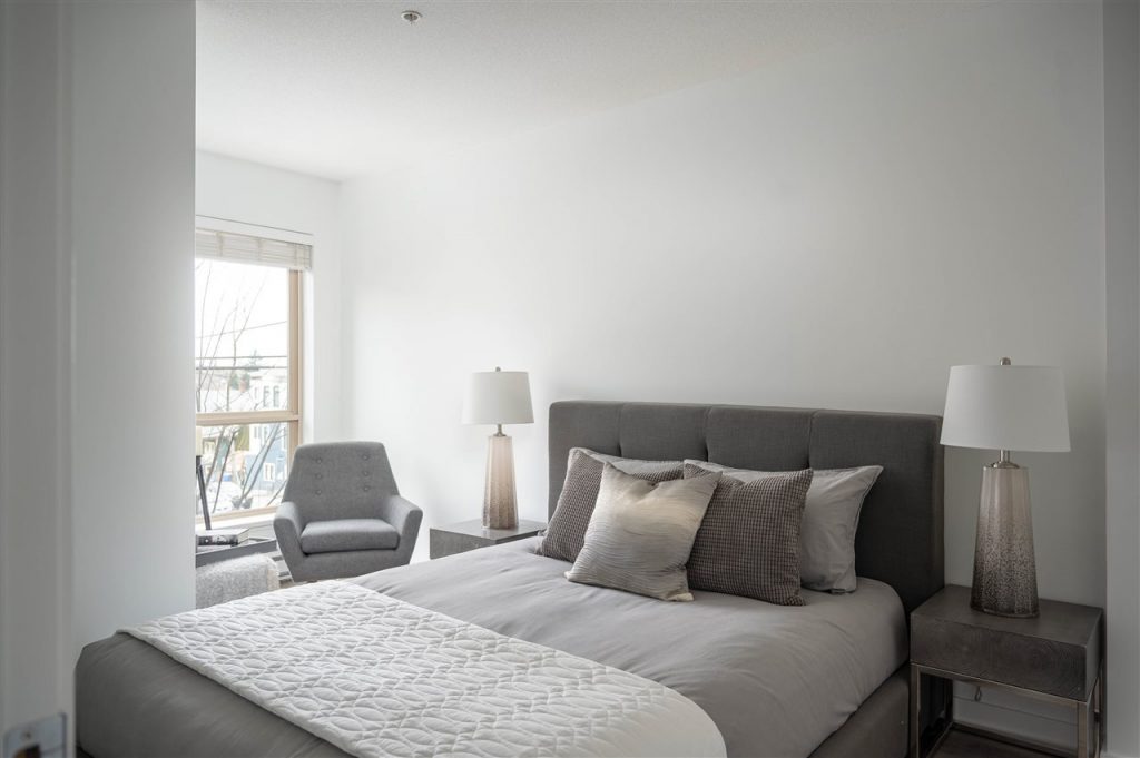 212 702 E King Edward Ave, Vancouver 12