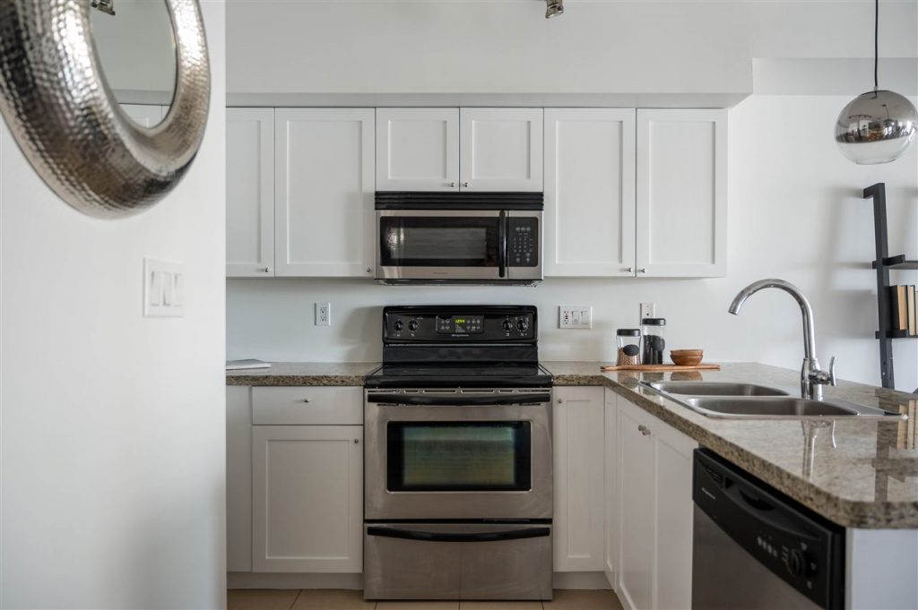 212 702 E King Edward Ave, Vancouver 7