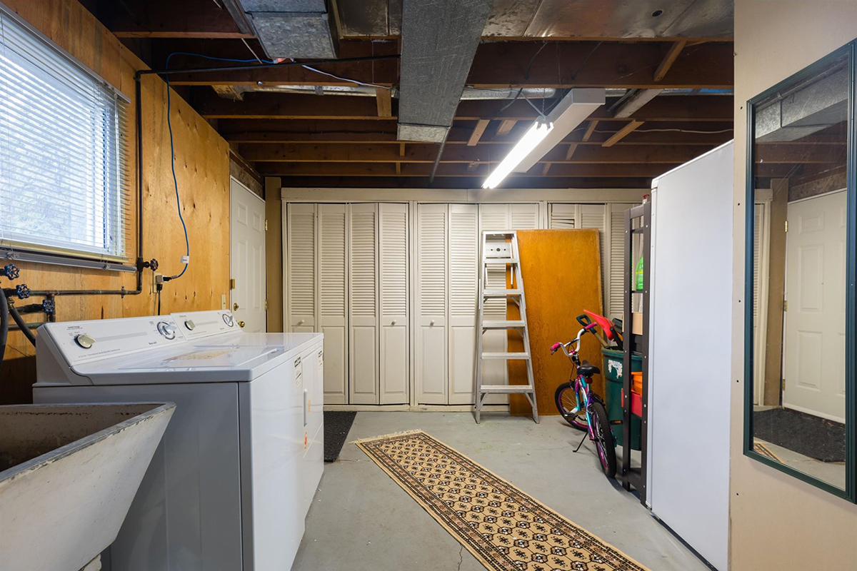 9611 Williams Road, Richmond 33
