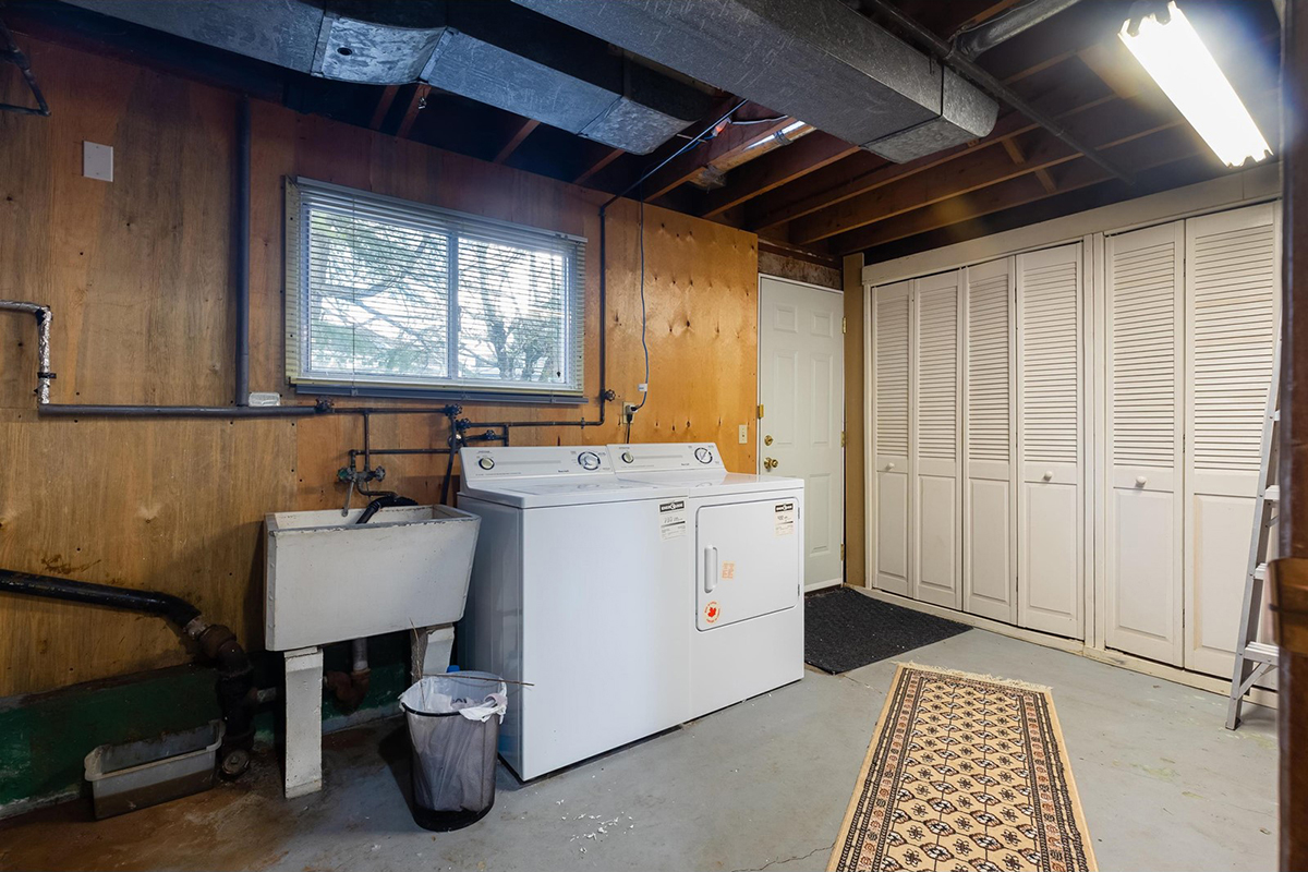9611 Williams Road, Richmond 35