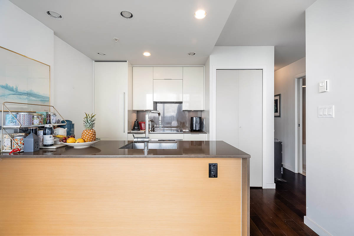 2105 161 W Georgia Street, Vancouver 12