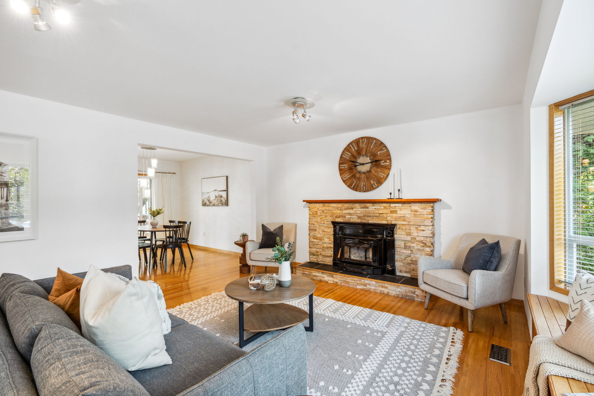 961 CORONA CRESCENT 4