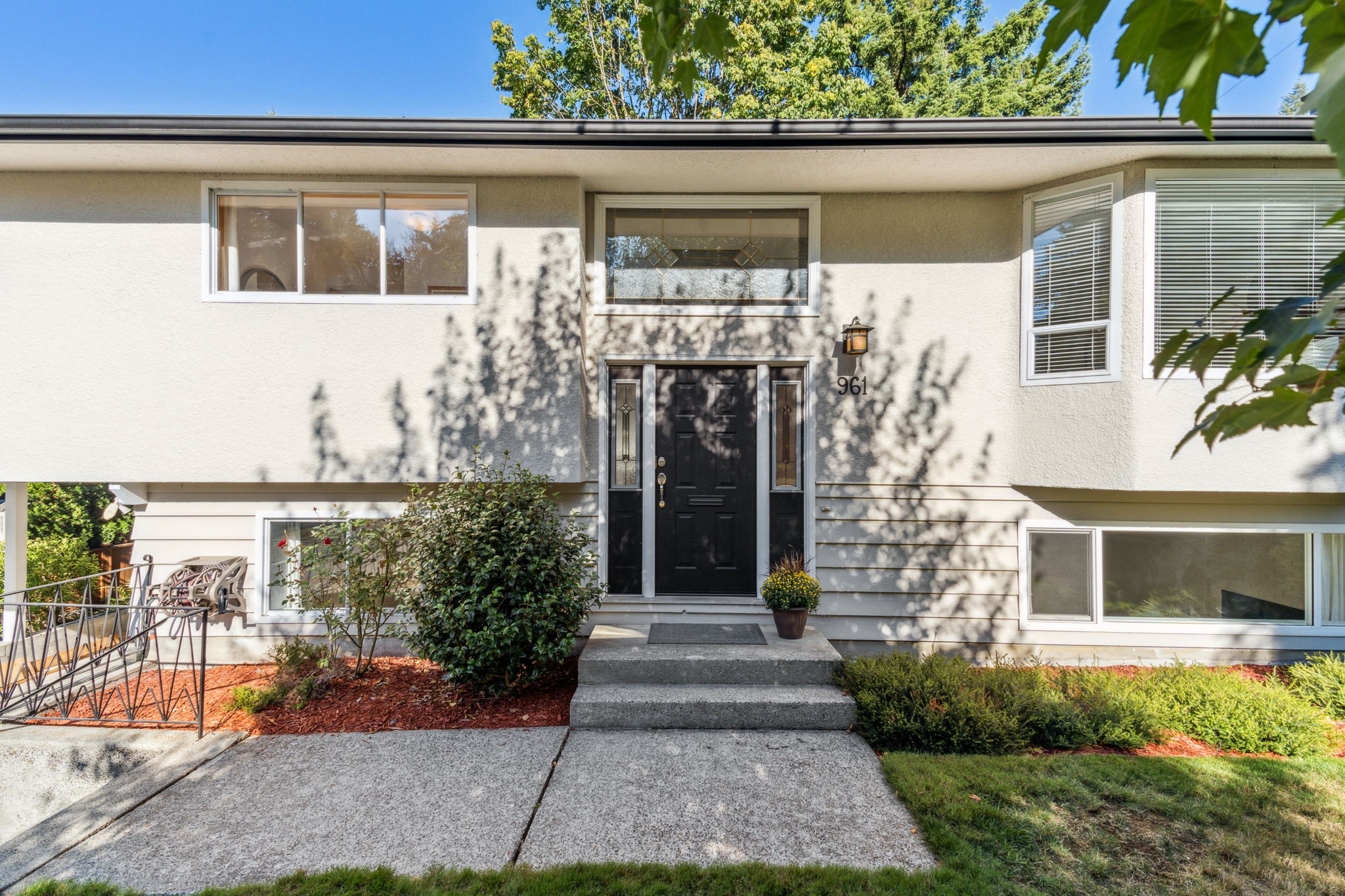961 CORONA CRESCENT 37
