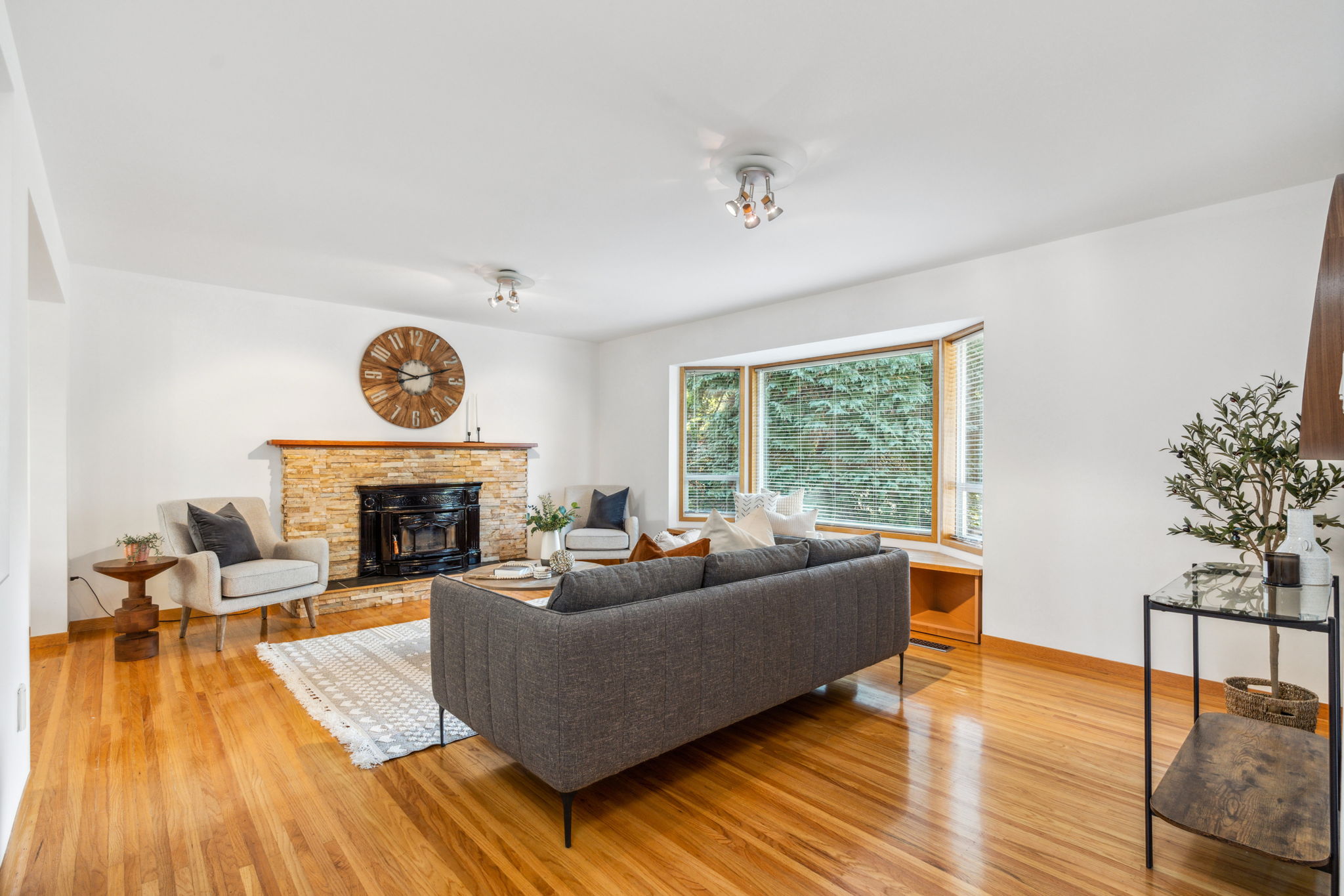961 CORONA CRESCENT 2