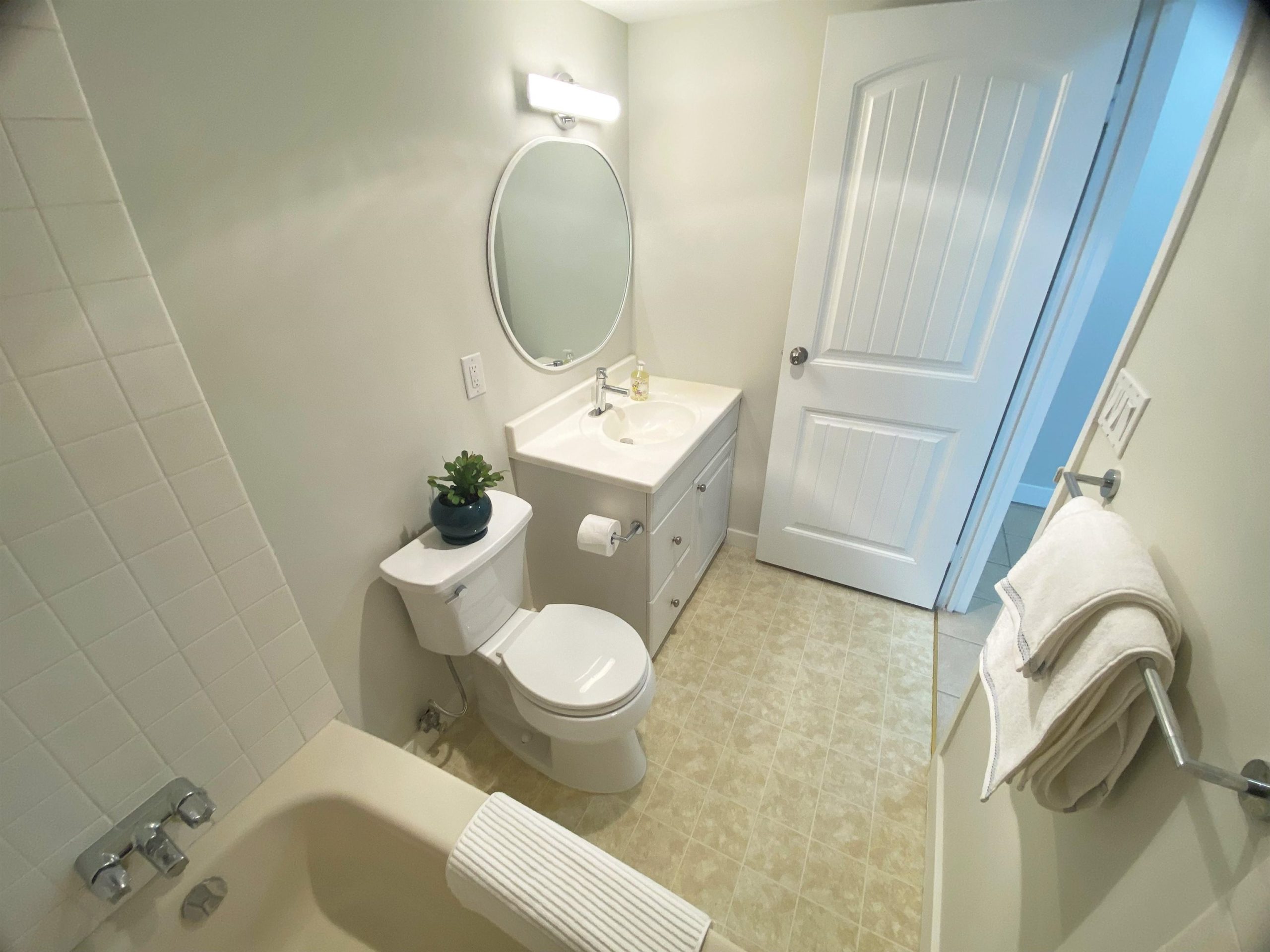 504 740 Hamilton St, New Westminster 16