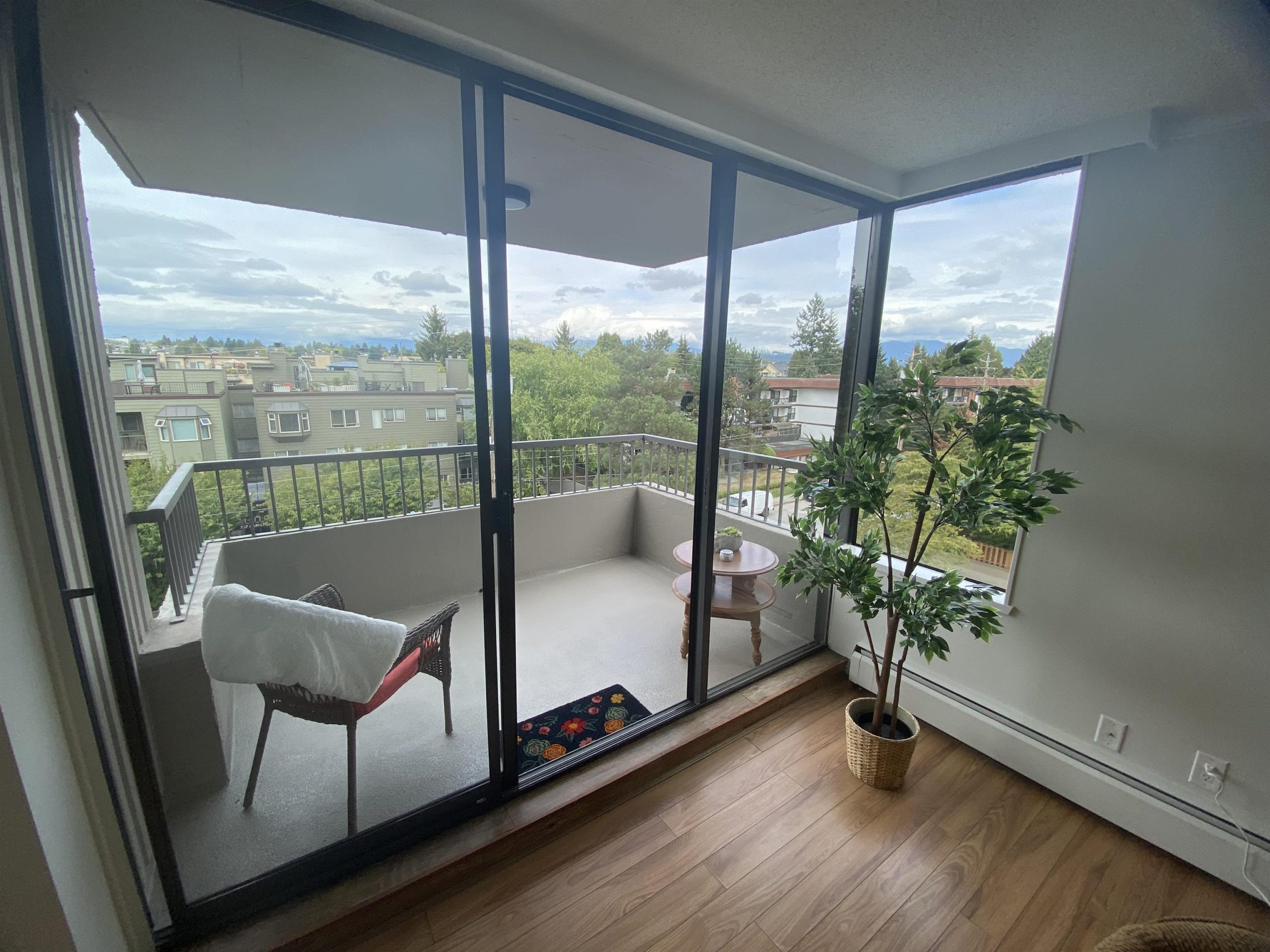 504 740 Hamilton St, New Westminster 9