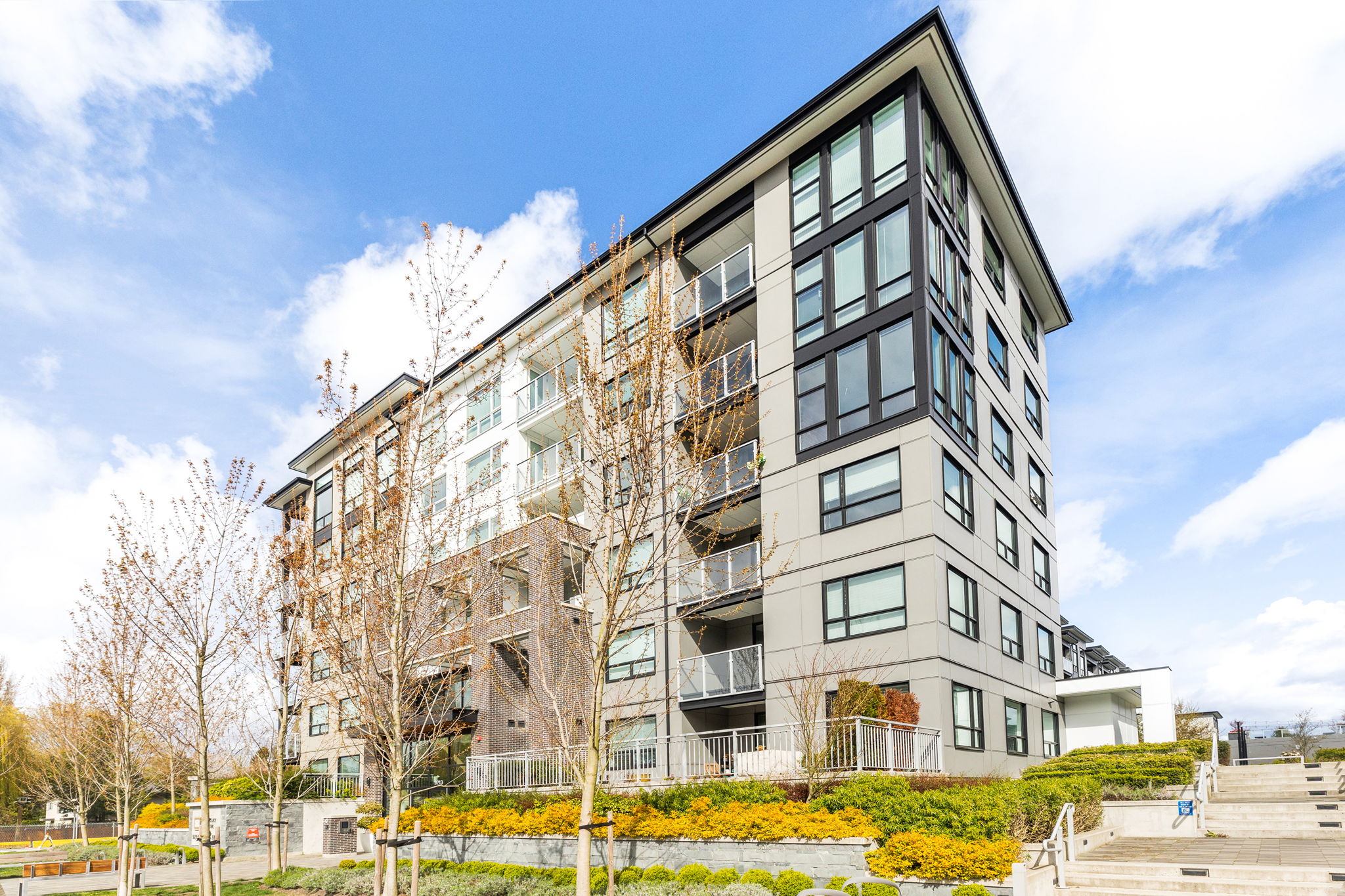 511 9213 ODLIN ROAD 2
