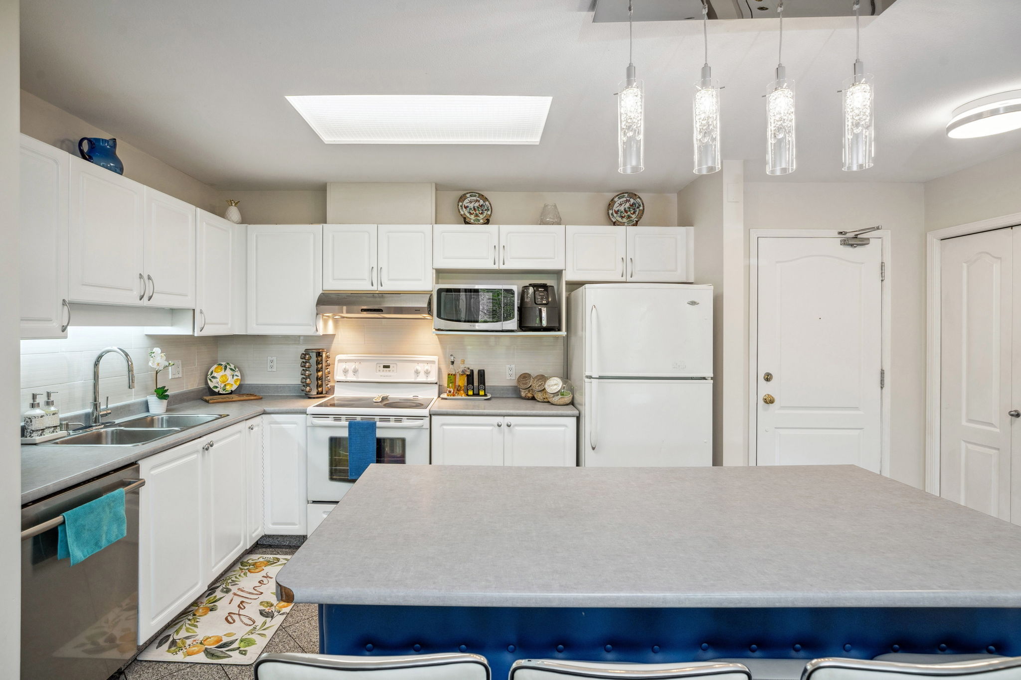 312 2968 BURLINGTON DRIVE 18