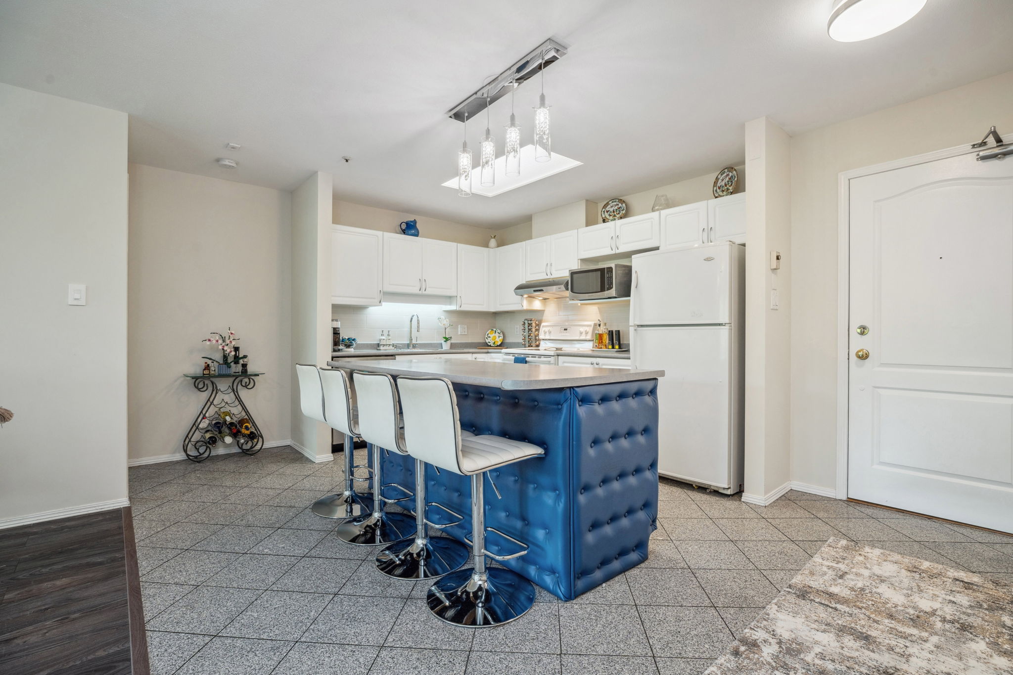 312 2968 BURLINGTON DRIVE 23
