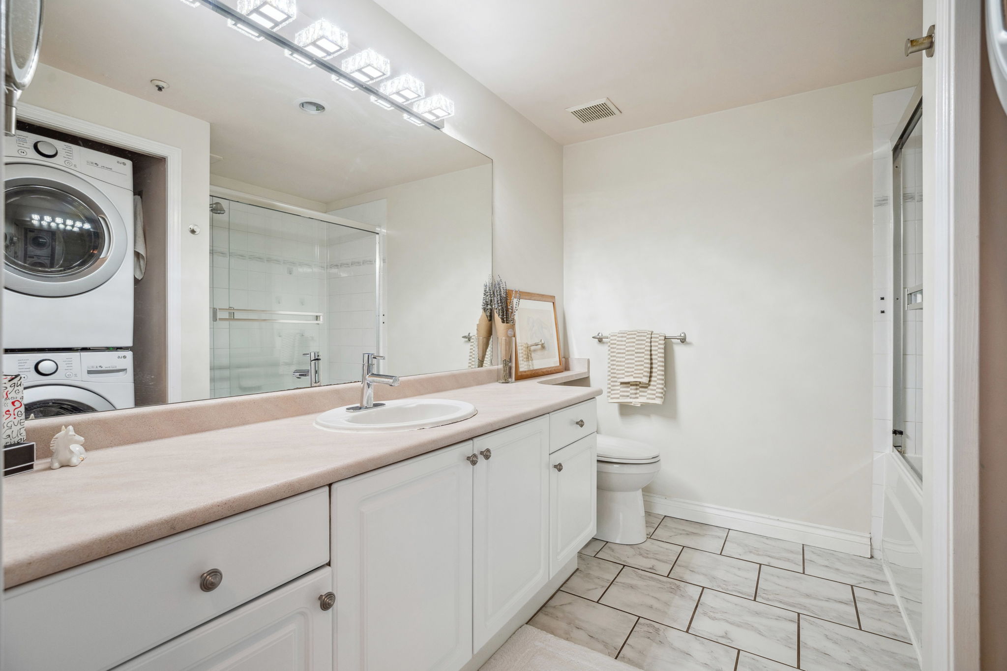312 2968 BURLINGTON DRIVE 28