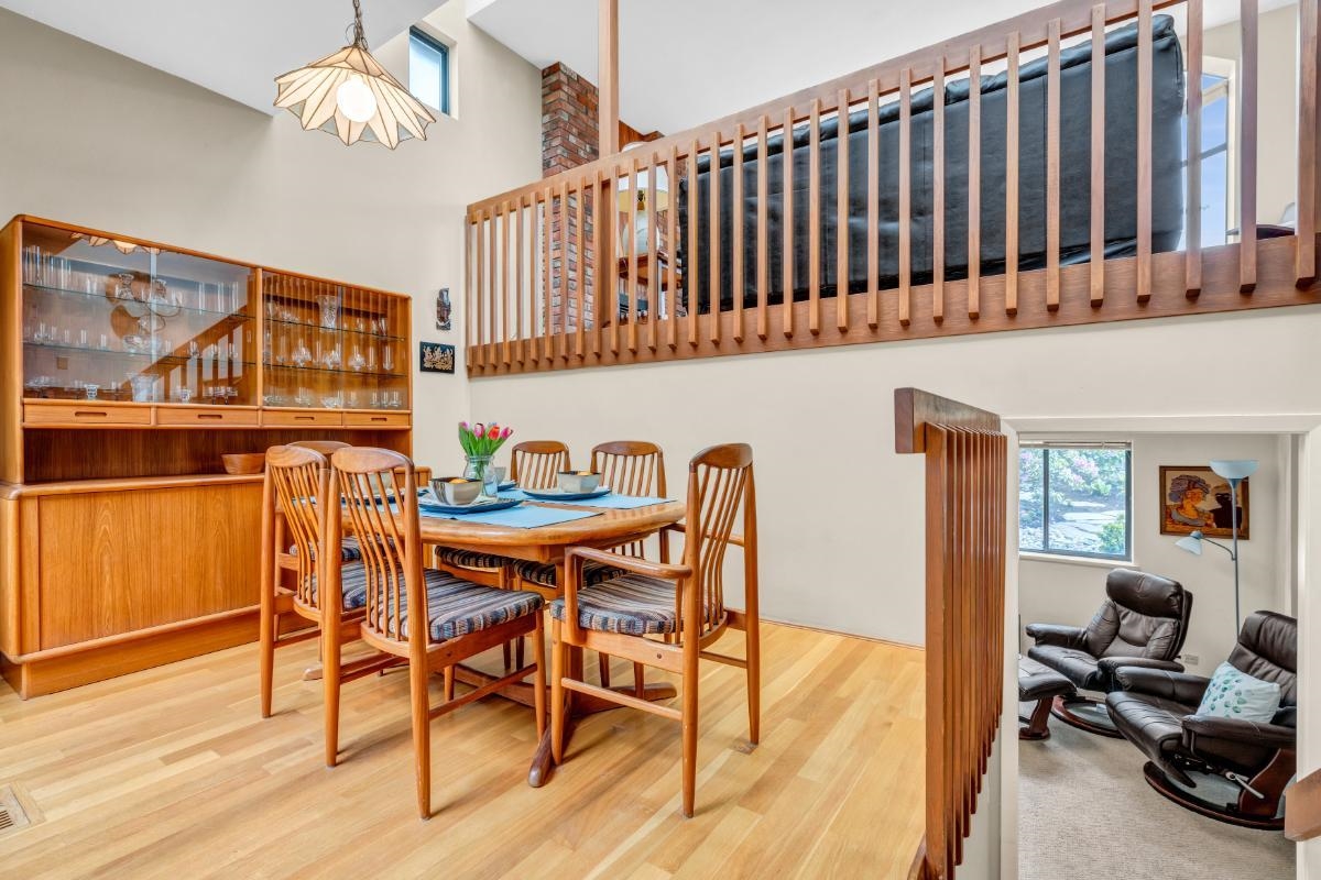2070 WHYTE AVENUE, VANCOUVER 12