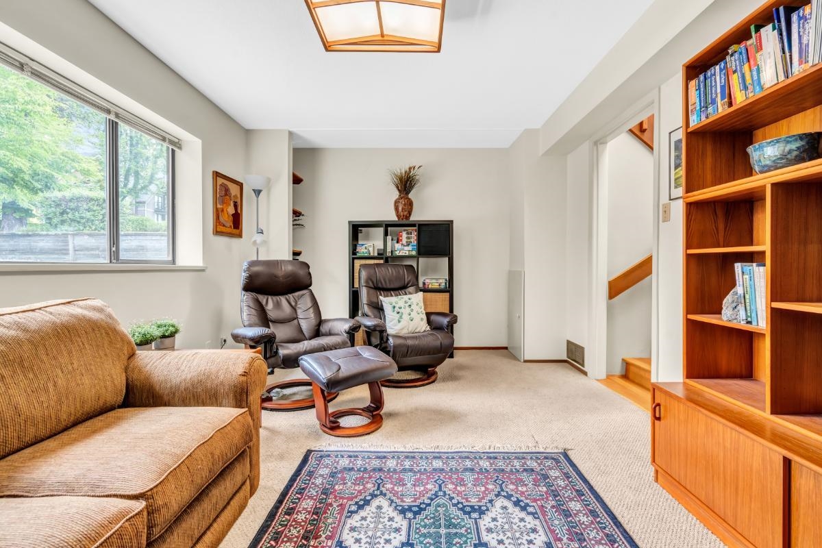2070 WHYTE AVENUE, VANCOUVER 13