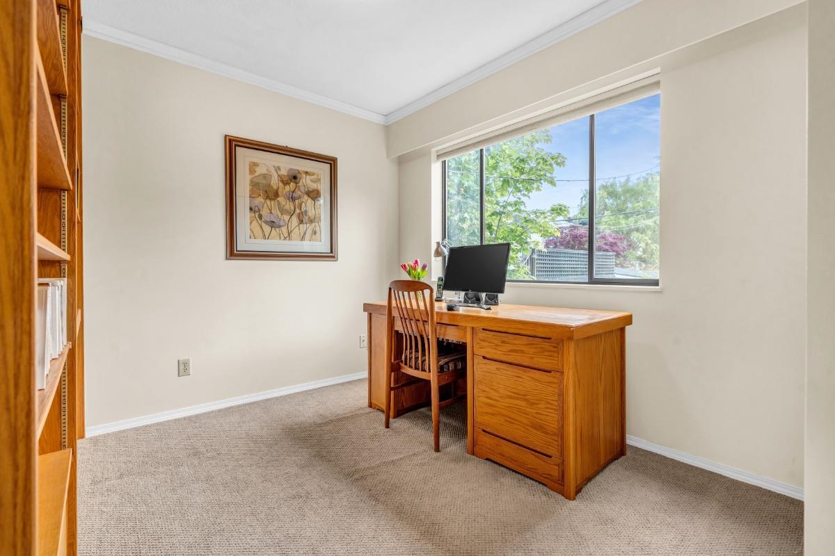 2070 WHYTE AVENUE, VANCOUVER 18