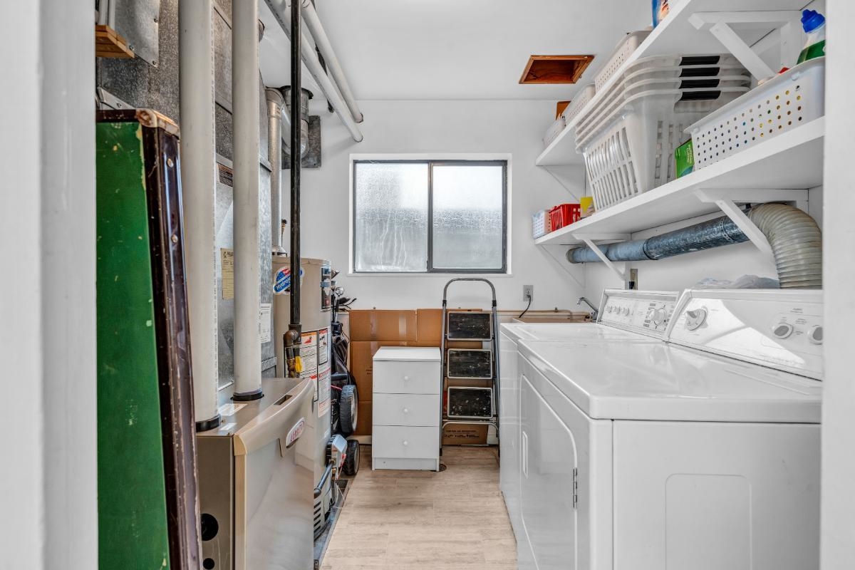 2070 WHYTE AVENUE, VANCOUVER 24