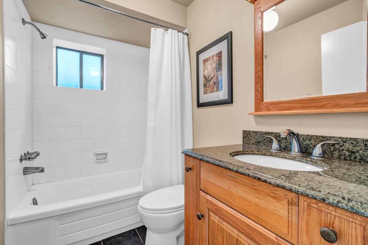 2070 WHYTE AVENUE, VANCOUVER 26