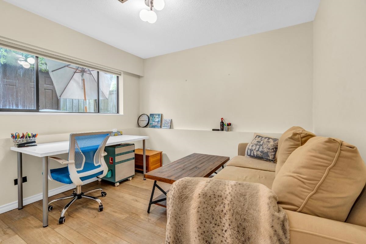 2070 WHYTE AVENUE, VANCOUVER 27