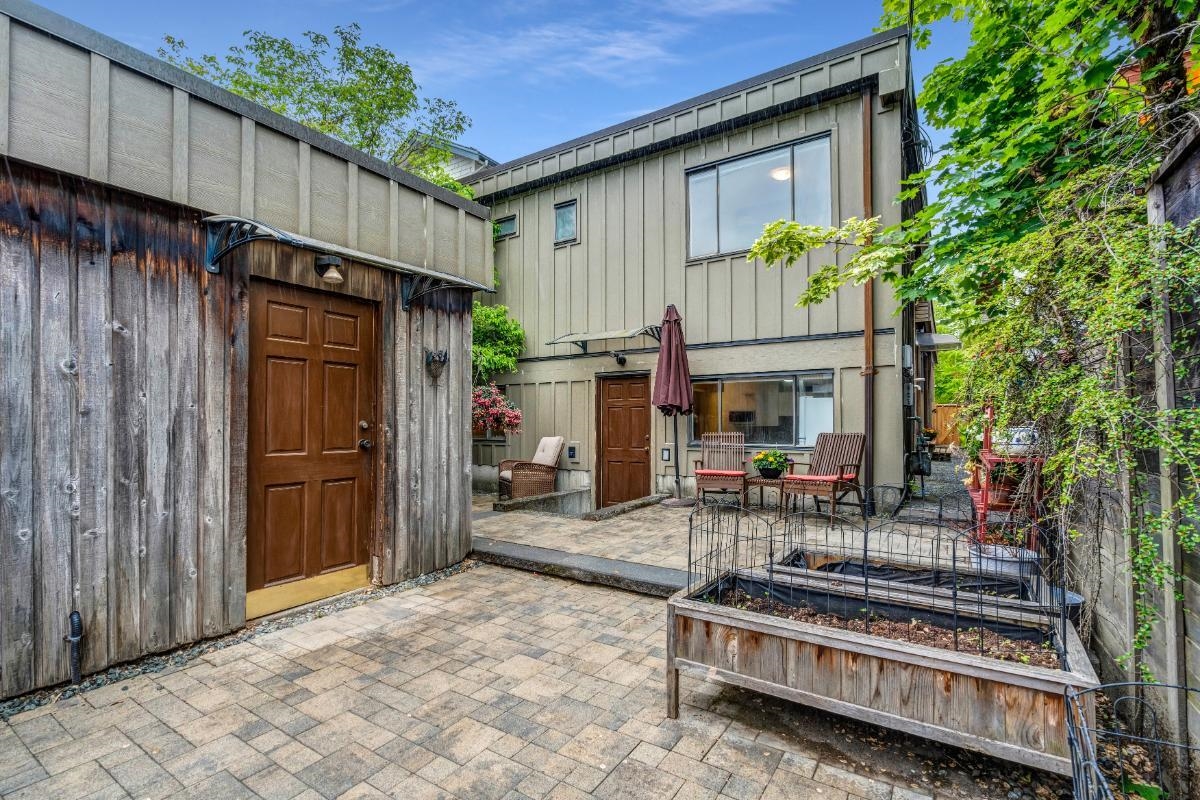 2070 WHYTE AVENUE, VANCOUVER 30