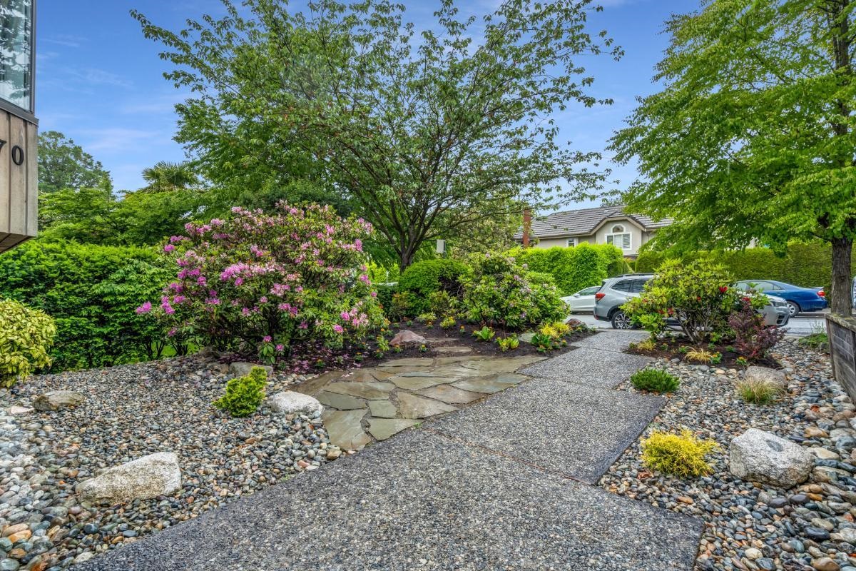 2070 WHYTE AVENUE, VANCOUVER 35