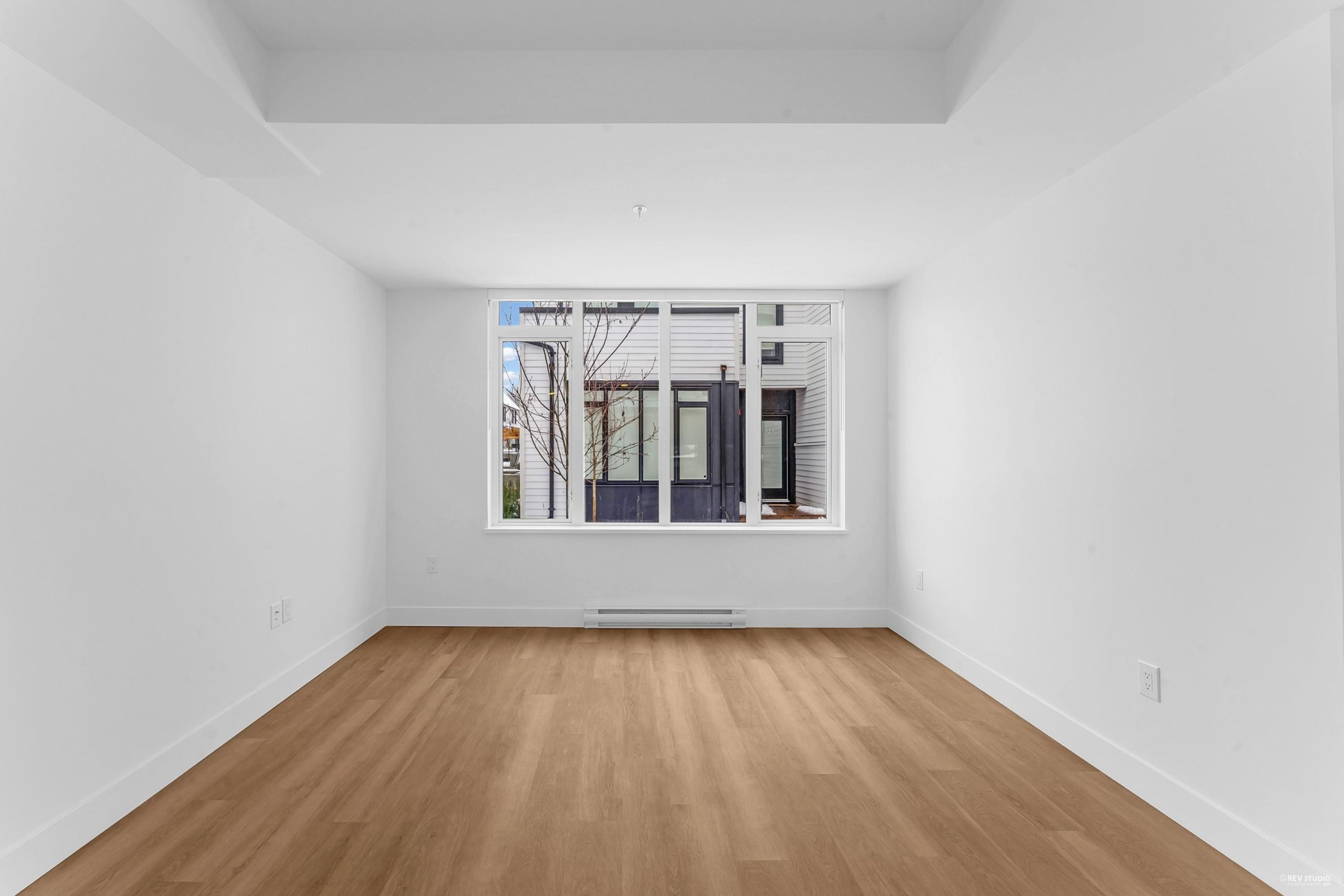 122 1306 LAVAL SQUARE 12
